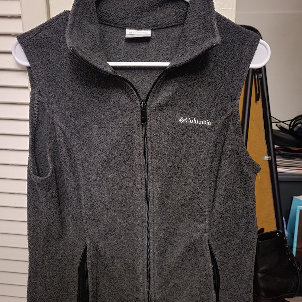 Women's Size small. Columbia Vest